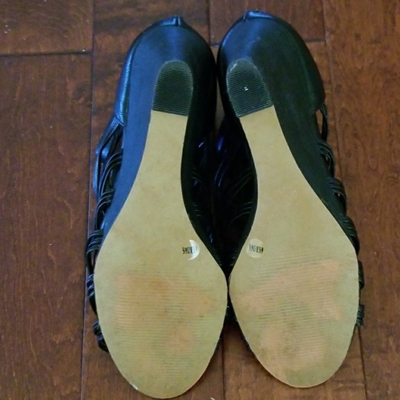 Soul Society Black Wedges - Picture 2 of 7